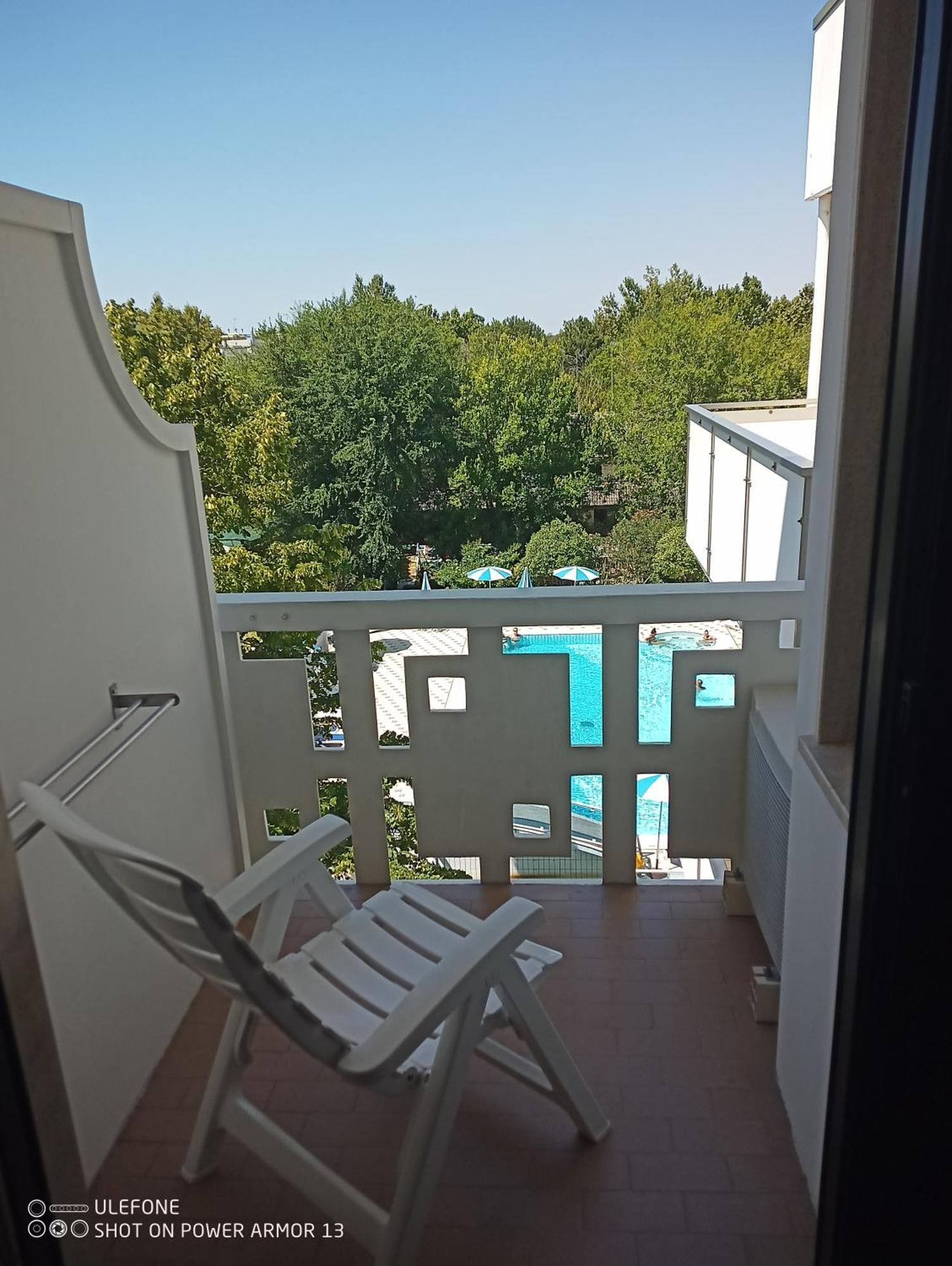 Hotel Firenze Бибионе Екстериор снимка