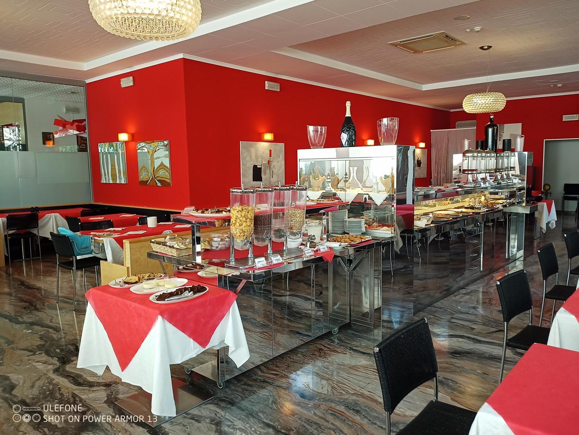 Hotel Firenze Бибионе Екстериор снимка