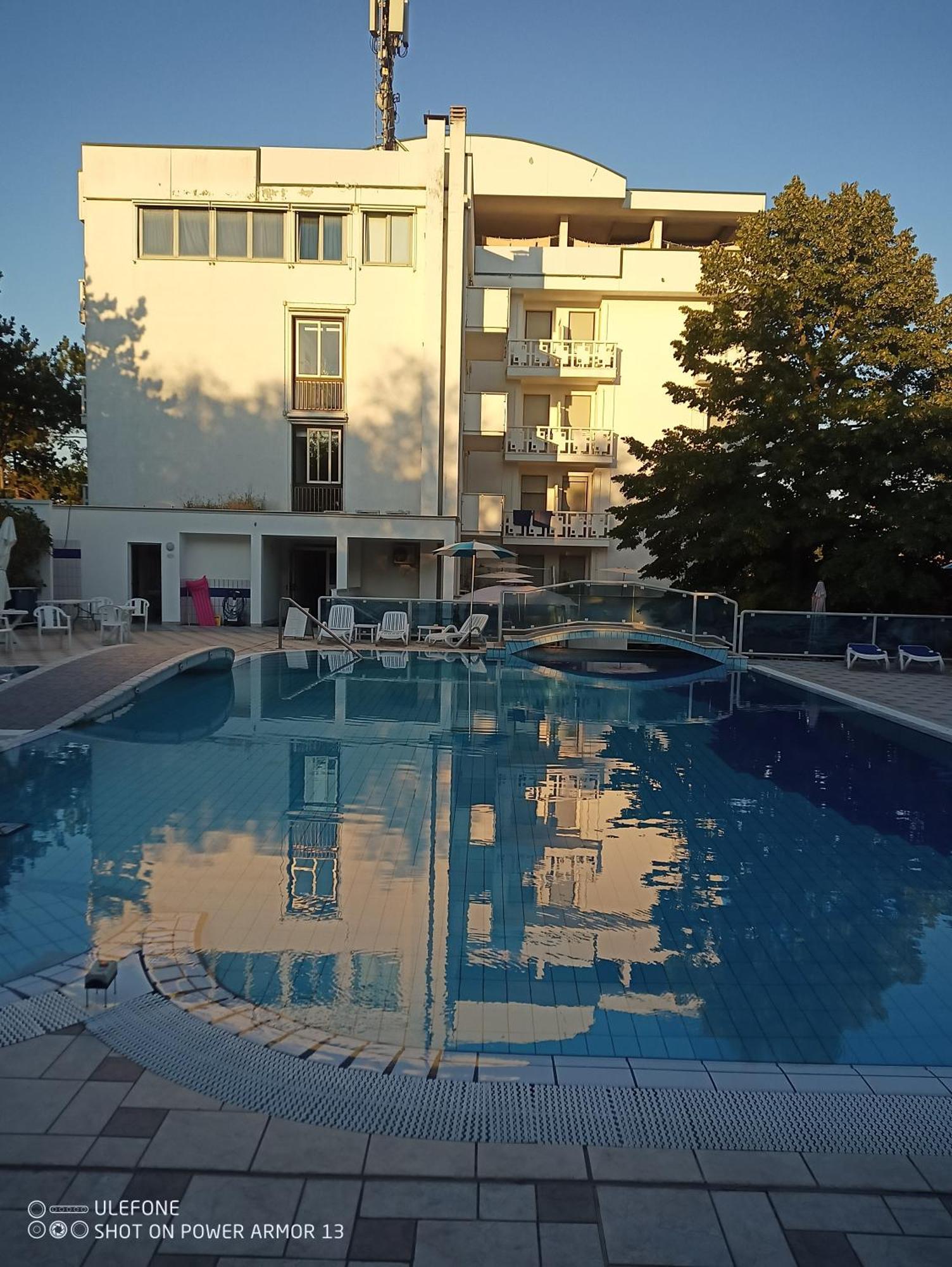Hotel Firenze Бибионе Екстериор снимка