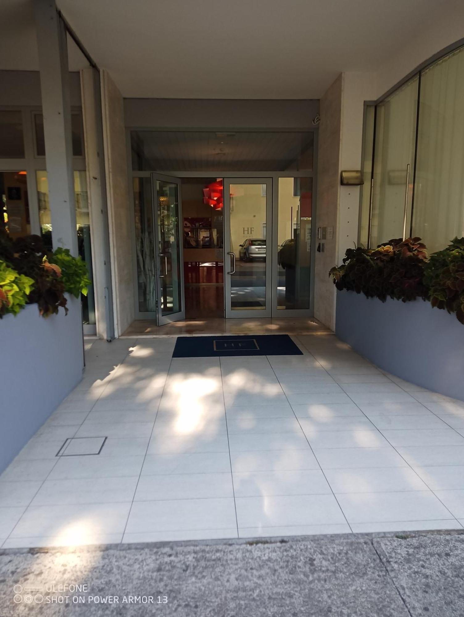 Hotel Firenze Бибионе Екстериор снимка