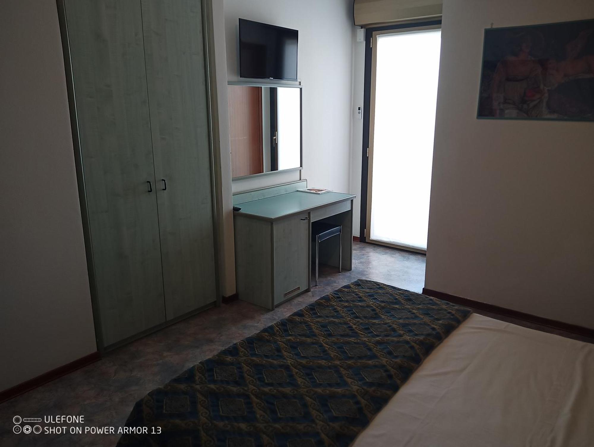 Hotel Firenze Бибионе Екстериор снимка