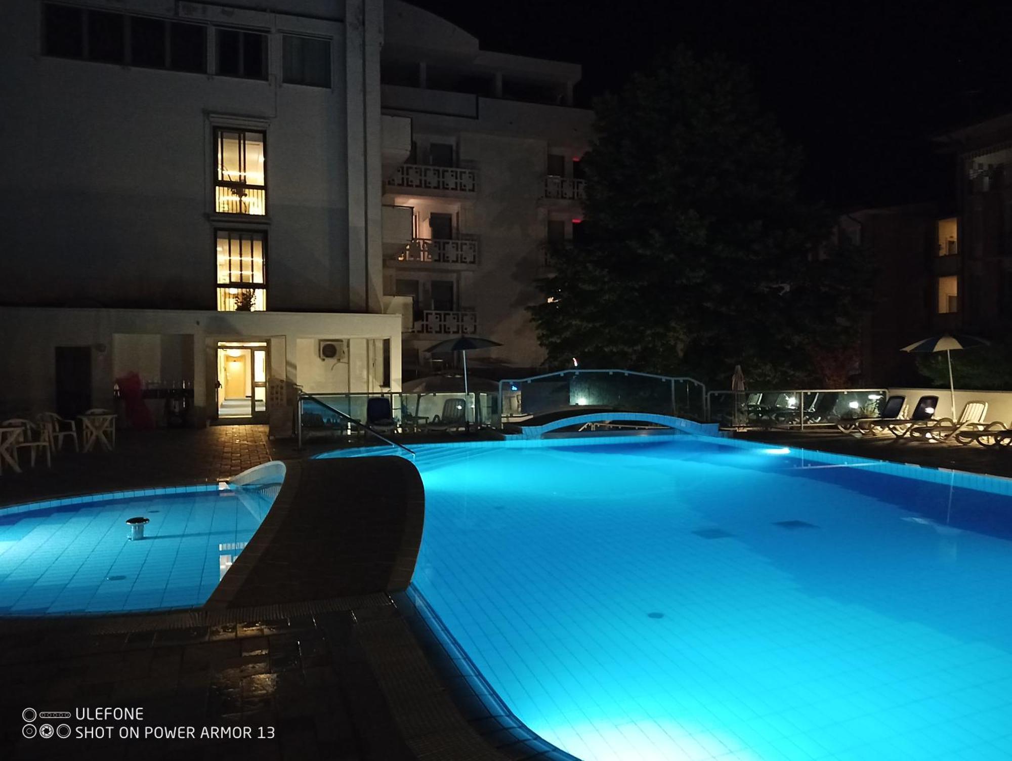 Hotel Firenze Бибионе Екстериор снимка