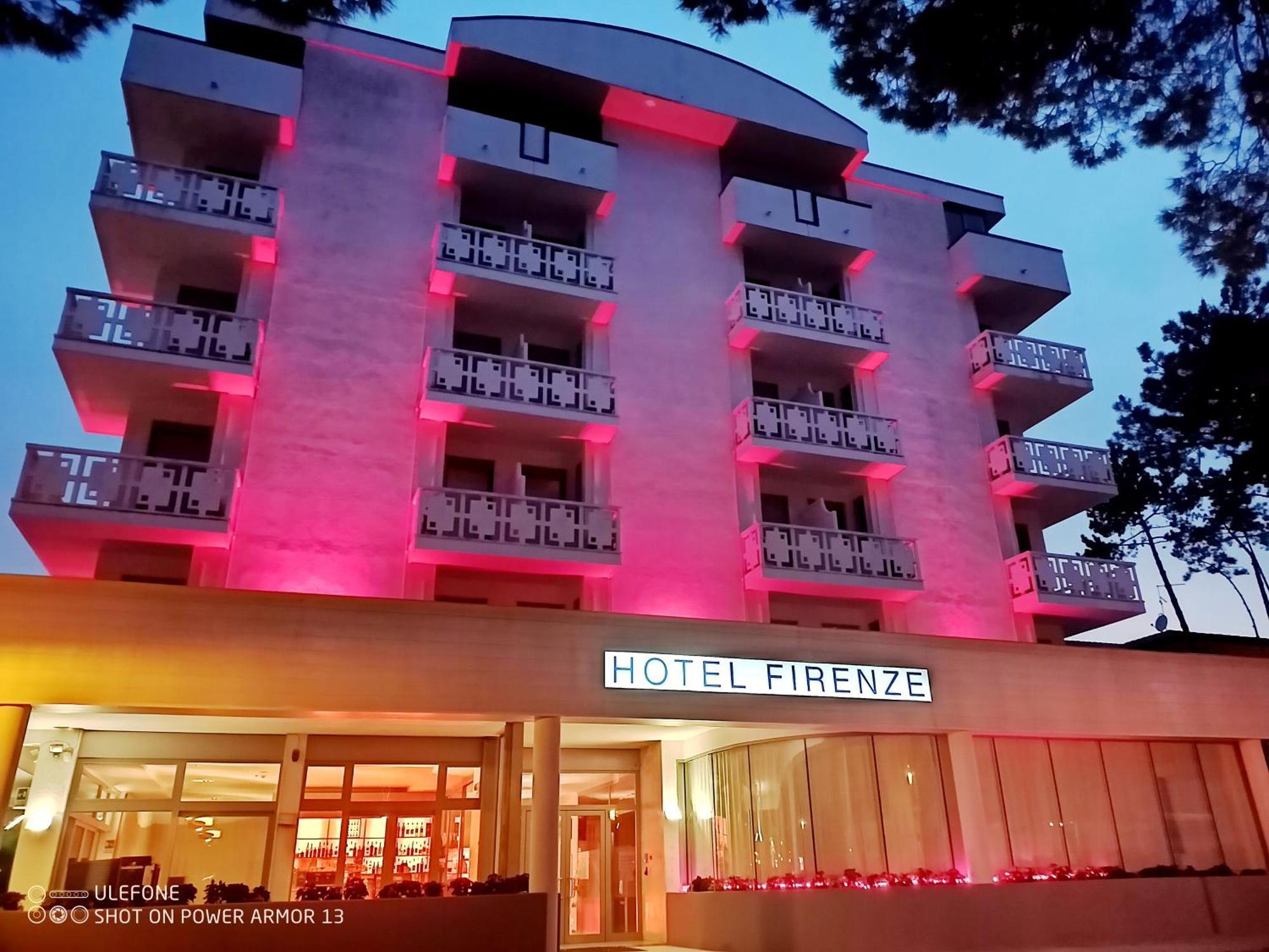 Hotel Firenze Бибионе Екстериор снимка