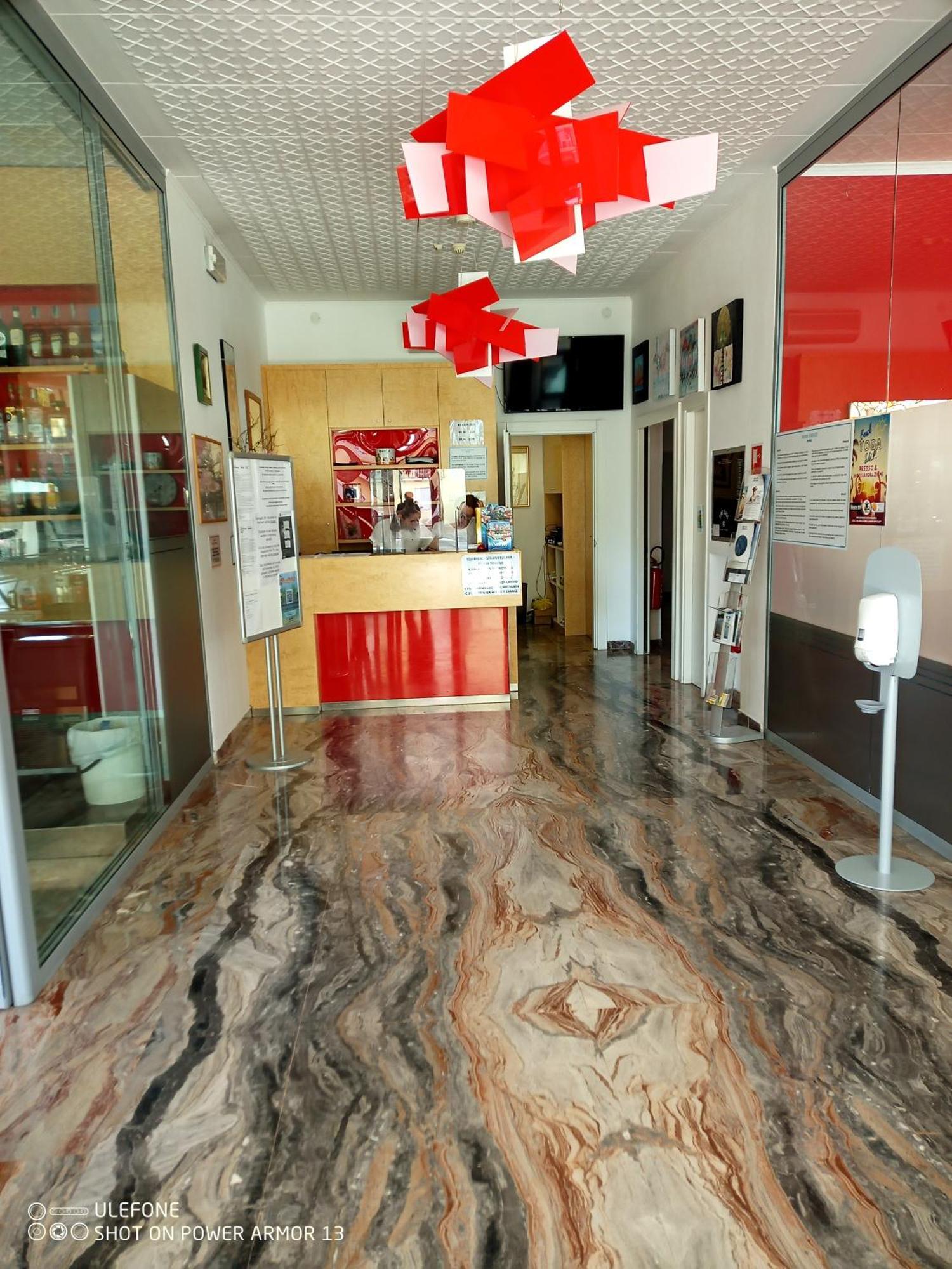 Hotel Firenze Бибионе Екстериор снимка