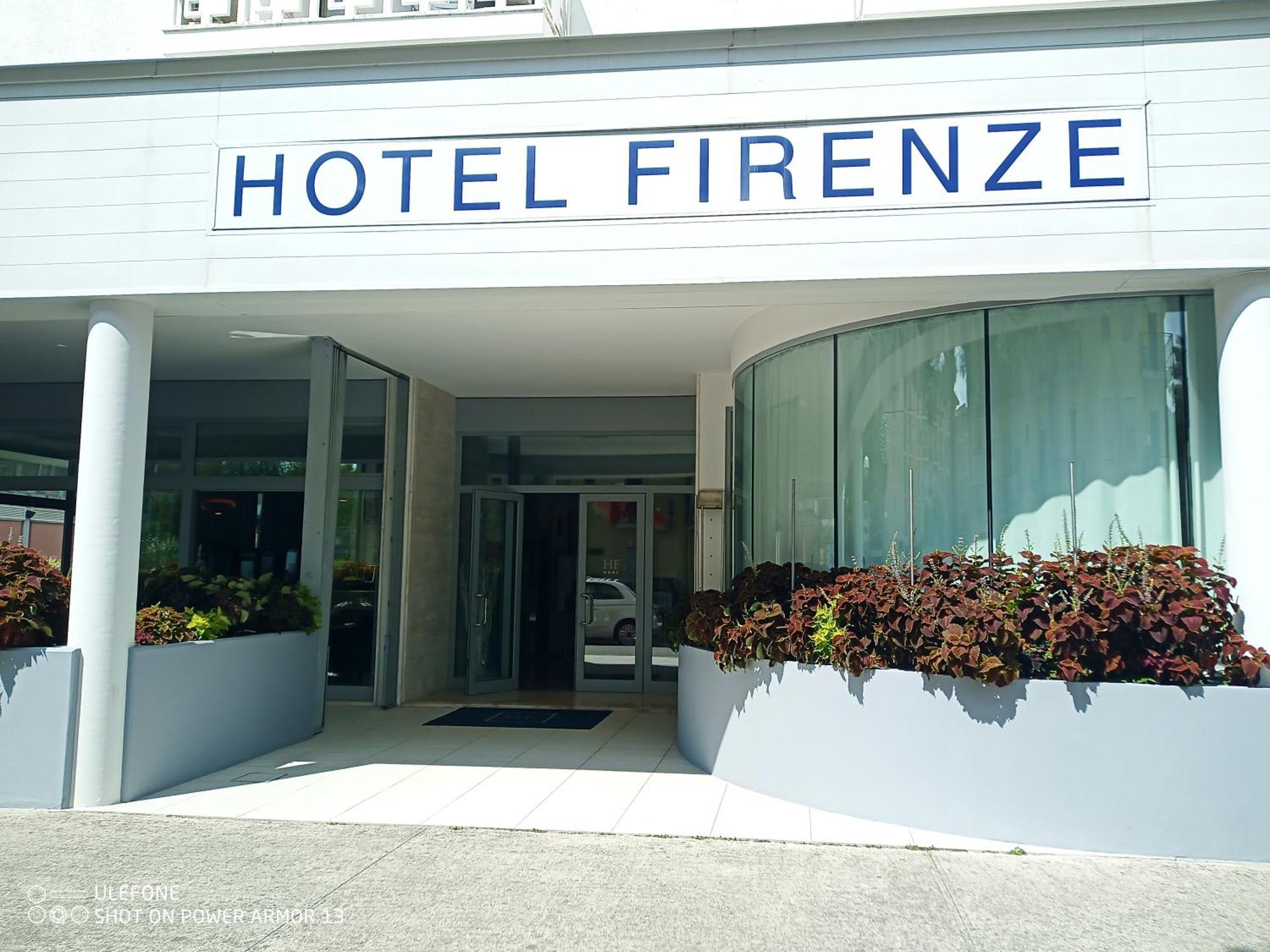 Hotel Firenze Бибионе Екстериор снимка