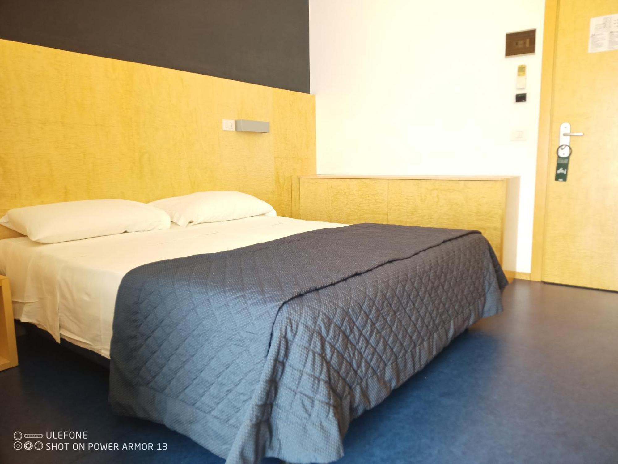 Hotel Firenze Бибионе Екстериор снимка
