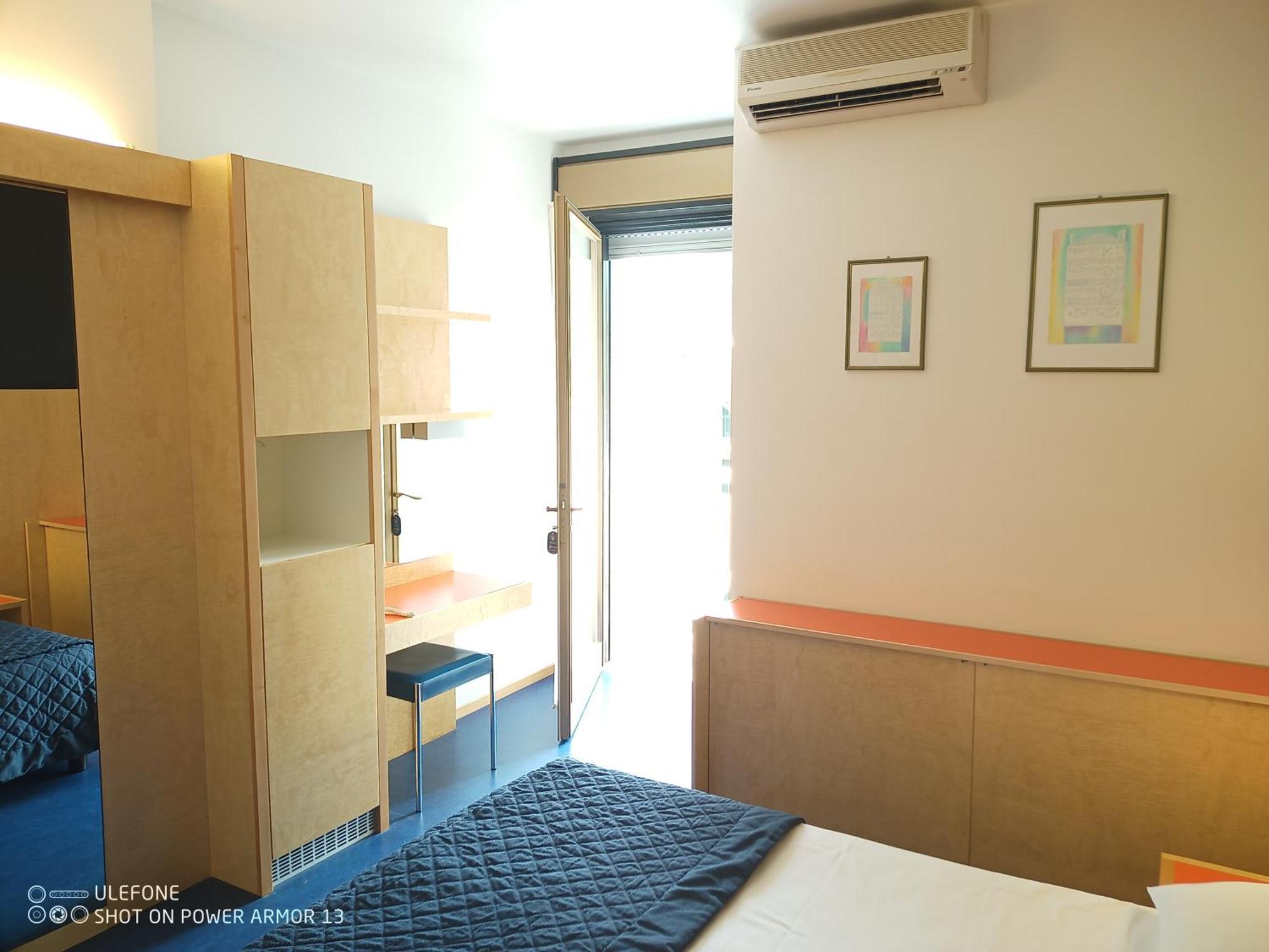 Hotel Firenze Бибионе Екстериор снимка