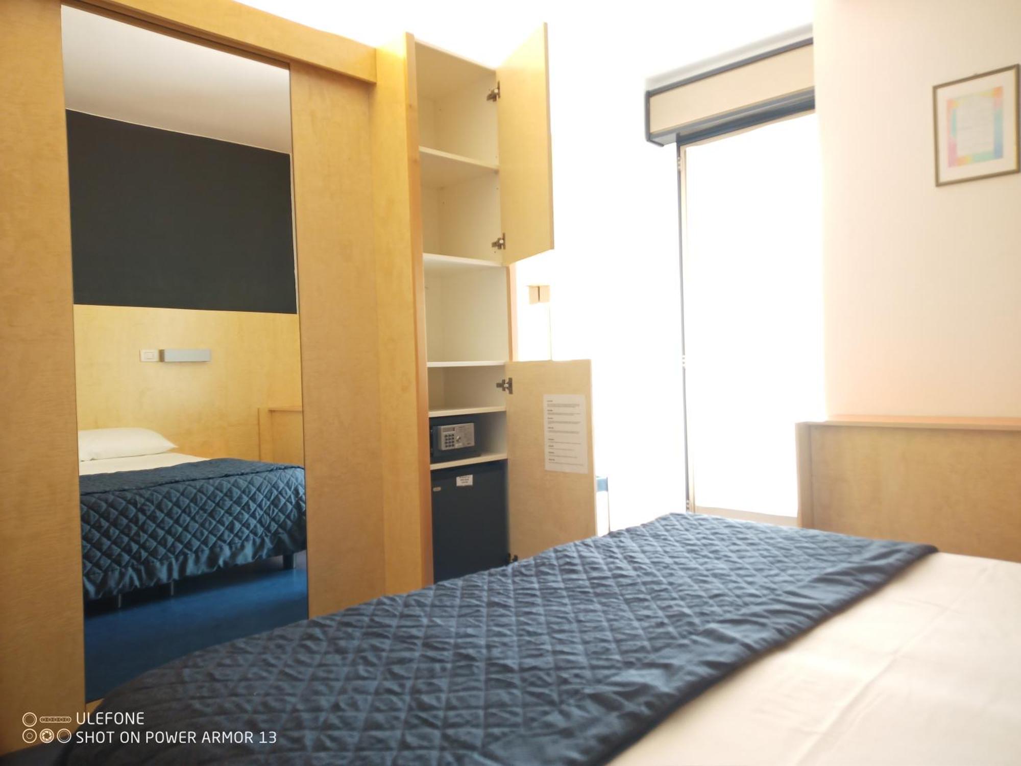 Hotel Firenze Бибионе Екстериор снимка