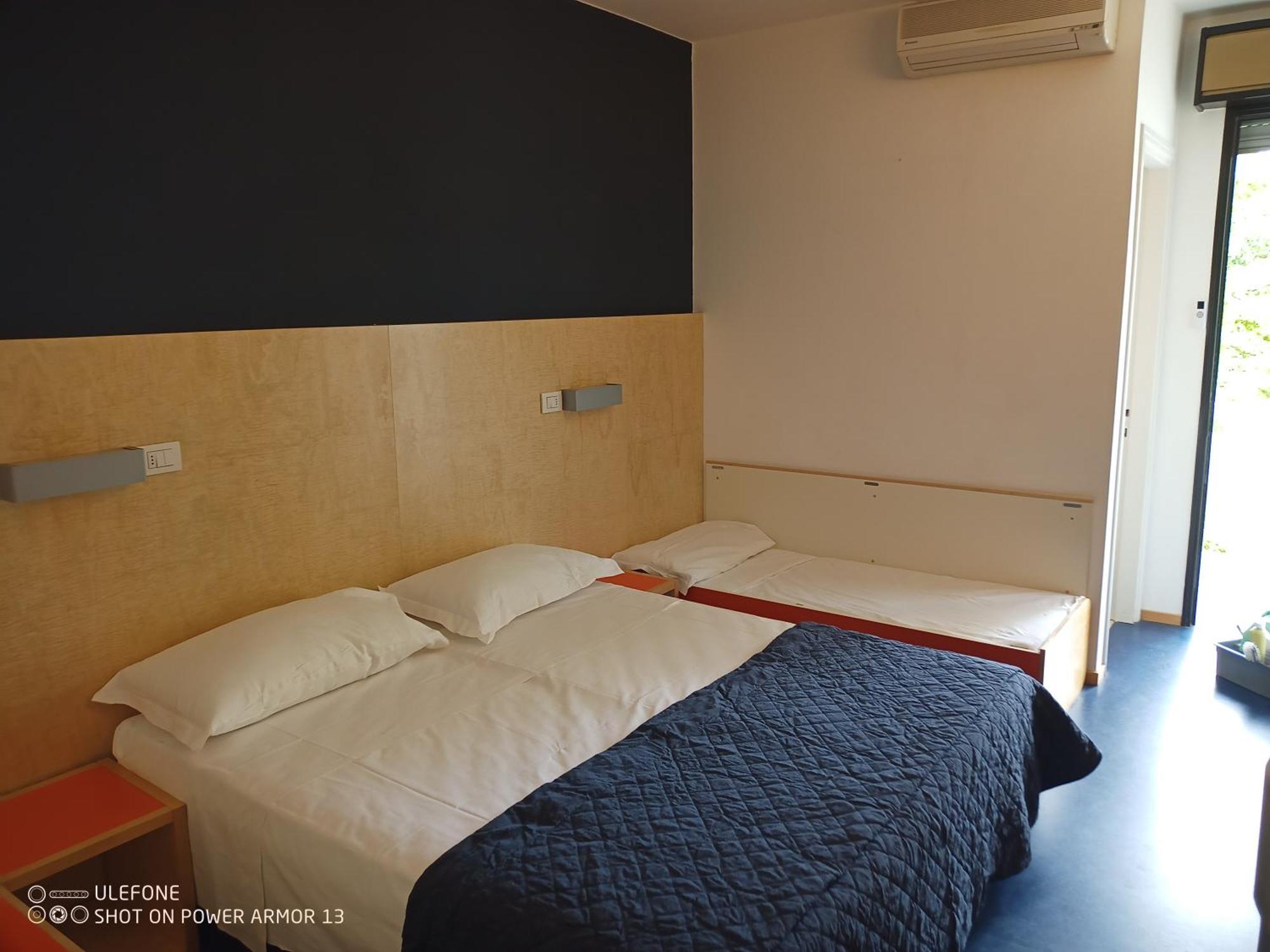 Hotel Firenze Бибионе Екстериор снимка
