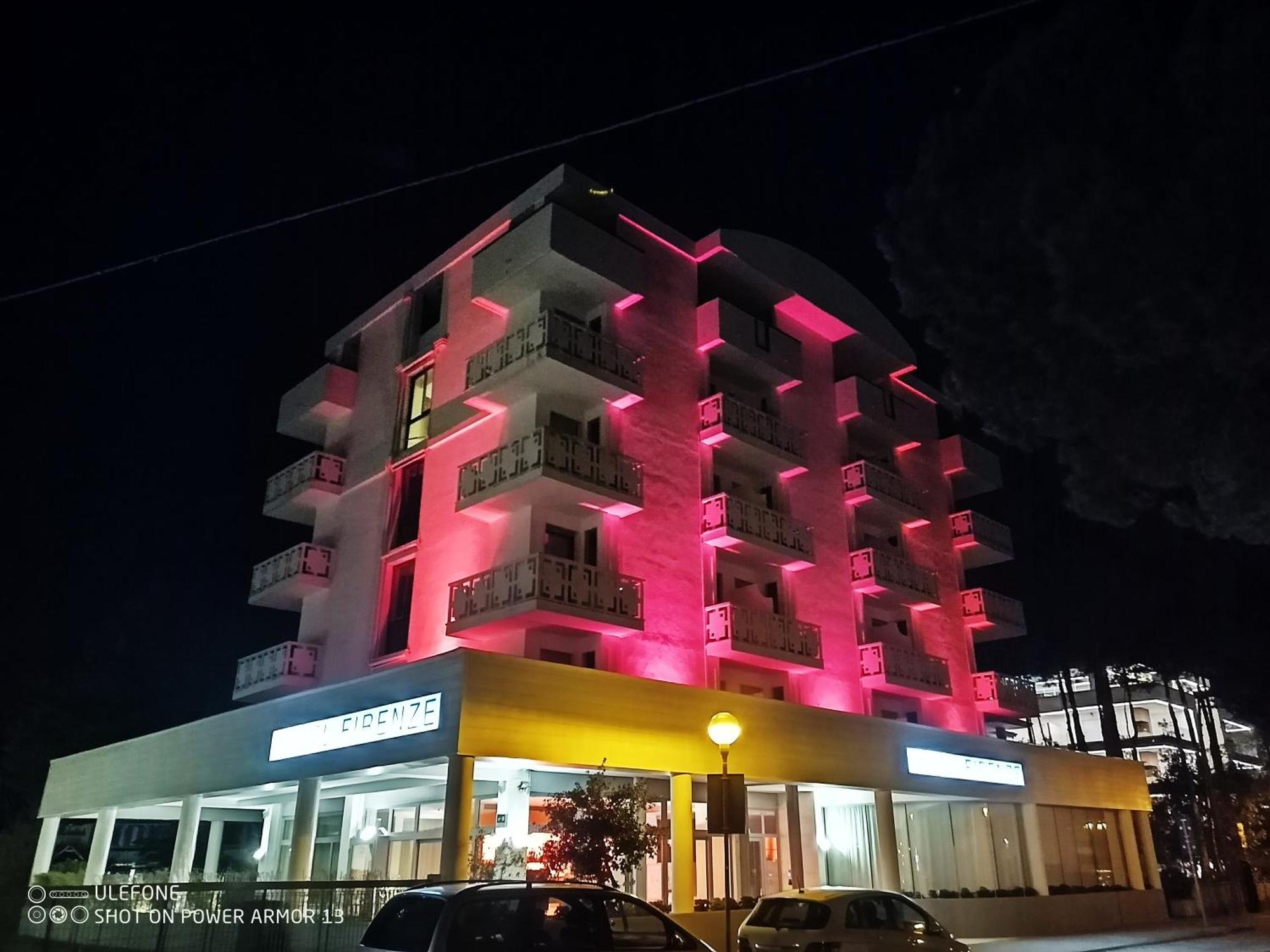 Hotel Firenze Бибионе Екстериор снимка
