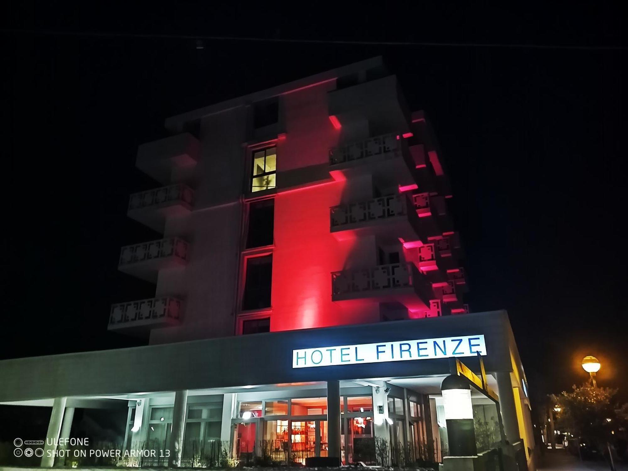 Hotel Firenze Бибионе Екстериор снимка