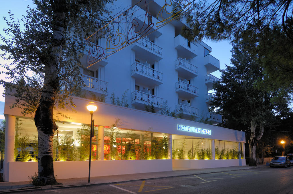 Hotel Firenze Бибионе Екстериор снимка
