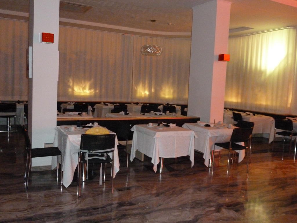 Hotel Firenze Бибионе Екстериор снимка